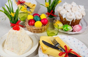 Как красиво сервировать пасхальный стол?