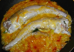 Рецепт: Назелло (хек) в сливках с овощами