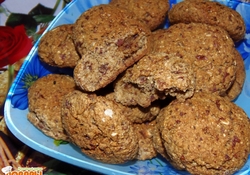 Рецепт: Печенье овсяно-кукурузное с изюмом