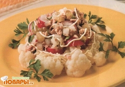 Рецепт: Салат из цветной капусты с тунцом