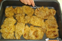 Шаг 3: Готовое мясо раскладывают в один …