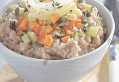 Овсяная каша с овощами и соевым соусом  