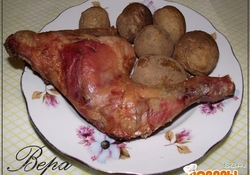 Рецепт: Окорочка с картошечкой запеченные на соли