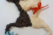 Шаг 2: Растапливаем в микроволновке белый шоколад …