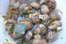 Шаг 2: В растительное масло добавляем яблочный …