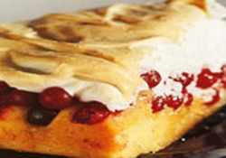 Рецепт: Торт безе с клюквой