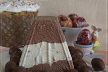 Шаг 3: Форму для пасхи выстелить влажной …