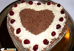 Торт-сердце «Шварцвальд» или «Черный лес»