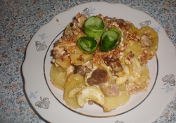 Рецепт: Картофель, запечённый в духовке с кабачками