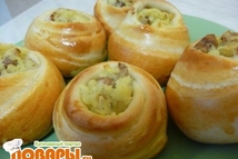 Шаг 4: Даём булочкам хорошо подойти, смазываем …