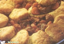 Кобблер из говядины с луком