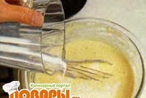 Шаг 2: Растопите сливочное масло в кастрюльке …