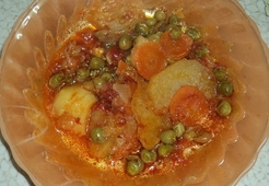 Картофель тушеный со свежим зеленым горошком