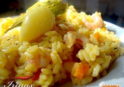 Рецепт: Плов с креветками и барбарисом