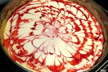 Шаг 11: Используя зубочистку, проводим линии по …