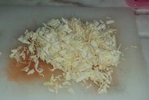 Шаг 1: Все ингредиенты должны быть некрупно …