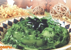 Рецепт: Салат из огурцов с маслинами