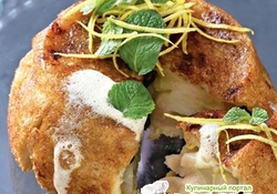 Рецепт: Шарлотка с грушами и ромашковым кремом 