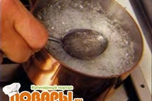 Шаг 3: Чтобы убрать попавшую грязь, необходимо …