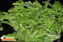 Шаг 3: Для основного приготовления фасоли я …