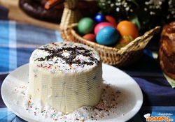 Рецепт: Твороженная Пасха с сгущенкой
