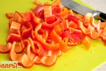 Шаг 1: Перец красный обработать от косточек …