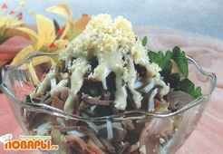 Салат грибной с печенью