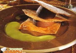 Слоеные пирожные с шоколадом и фисташками