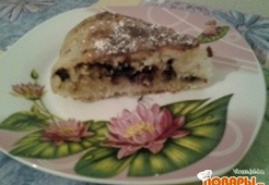 Манный пирог с начинкой из халвы и орехов