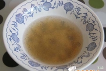 Шаг 1: Замачиваем желатин в холодной воде …