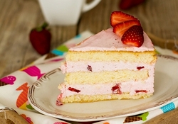 Рецепт: Торт "Клубничная нежность"