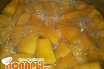 Шаг 3: Ставим на средний огонь, после …