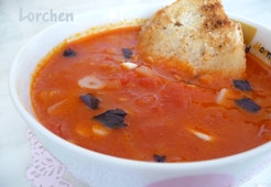 Томатный суп с гренками