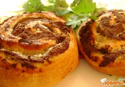 Рецепт: Слоеные булочки с паштетом