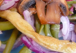 Рецепт: "Стручковая фасоль с грибами"