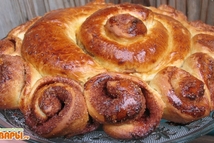 Шаг 2: Остальные рулеты нарежьте на маленькие …