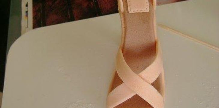 Шаг №10 Туфелька из мастики 2 от Annula