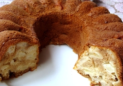 Рецепт: Медовый кекс с яблоками