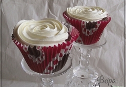 Шоколадные кексы с вишней