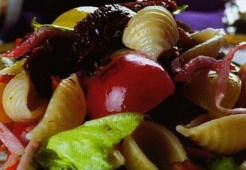 Неаполитанский салат с томатами