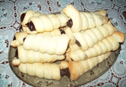 Трубочки слоёные с шоколадным пудингом