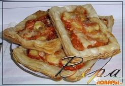 Слойки с сыром и помидорами