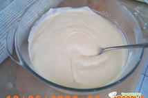 Шаг 4: Затем опрокинуть бисквит на кухонное …