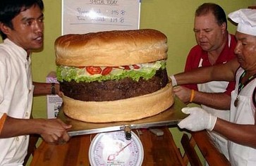 Статья: В США сделали самый большой в мире гамбургер