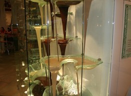 Крупнейший в мире Шоколадный фонтан