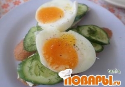Рецепт: Бутерброды с огурцами и яйцом