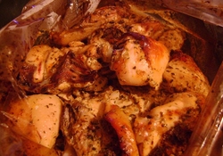 Рецепт: Курица с сочными травами, запеченная в рукаве