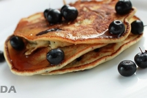 Шаг 2: Добавить ягоды. Разогреть сковороду смазать …