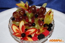 Шаг 6: Берем наши фрукты и ягоды, …