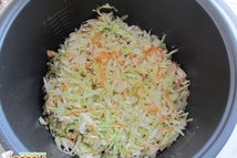 Шаг 4: Дальше добавляем щепотку сахара, соль …